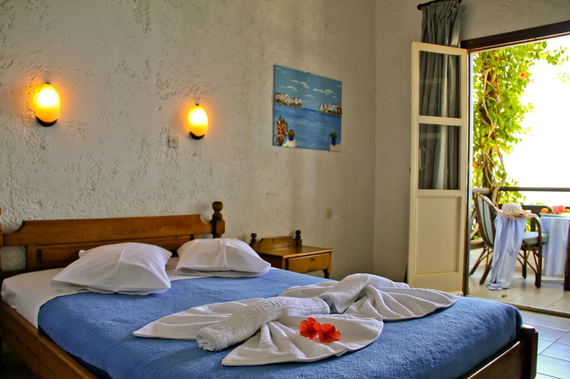 Azure Mare Hotel Hersonissos  Exteriör bild
